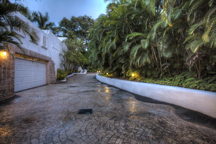 La Mansion photo 73