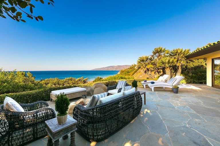 Birdview Beachfront Villa in Malibu, California