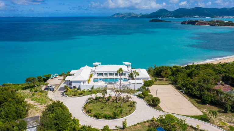 Villa Infinity Blue in Terres Basses, St. Martin