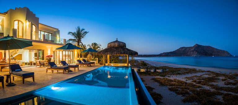 Bahia de los Frailes in East Cape, Cabo San Lucas