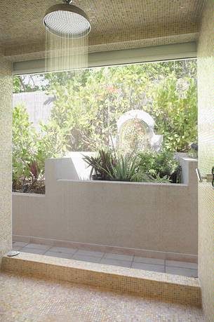 Écoute Ton Coeur in Pointe Milou, St. Barts